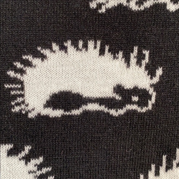 Hedgehog sweater - Picture 3 of 3